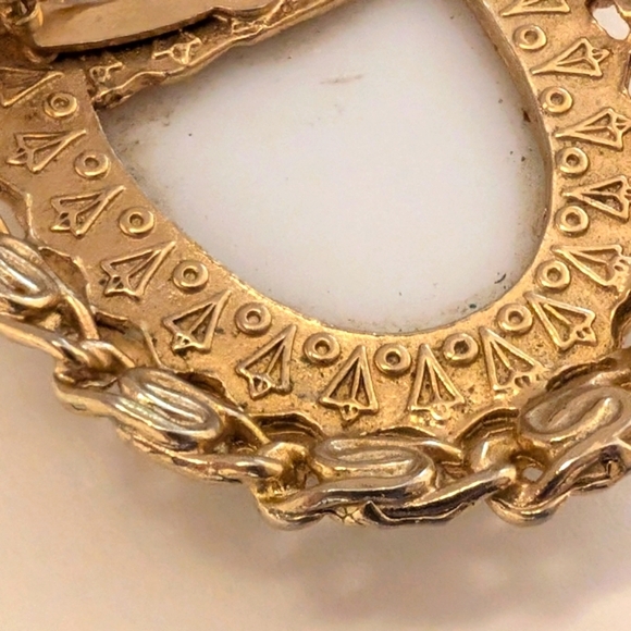 TRANSFERWARE Cameo Ornate Painted Oval Brooch Vintage French Serenade Pin Gold - Picture 6 of 9